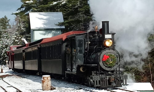 Victorian Christmas Train The WW&F Victorian Christmas train in Alna, Maine.